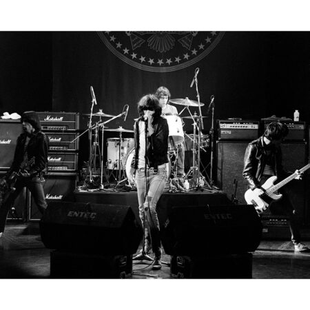 Ramones sort ramme